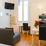 דירה Petite House