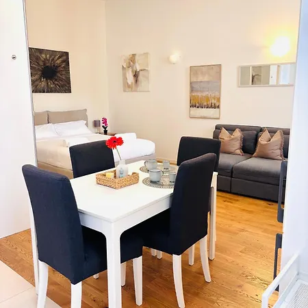 Petite House Apartman *