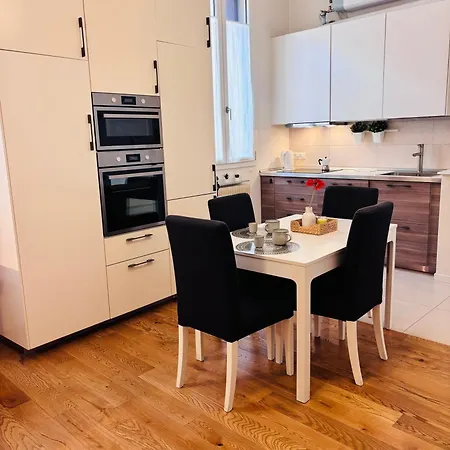 Petite House Apartman